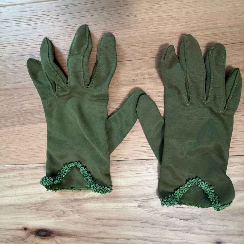 Vintage Knit Gloves Womens X Small Olive Green 1950s MCM Floral Crochet Trim